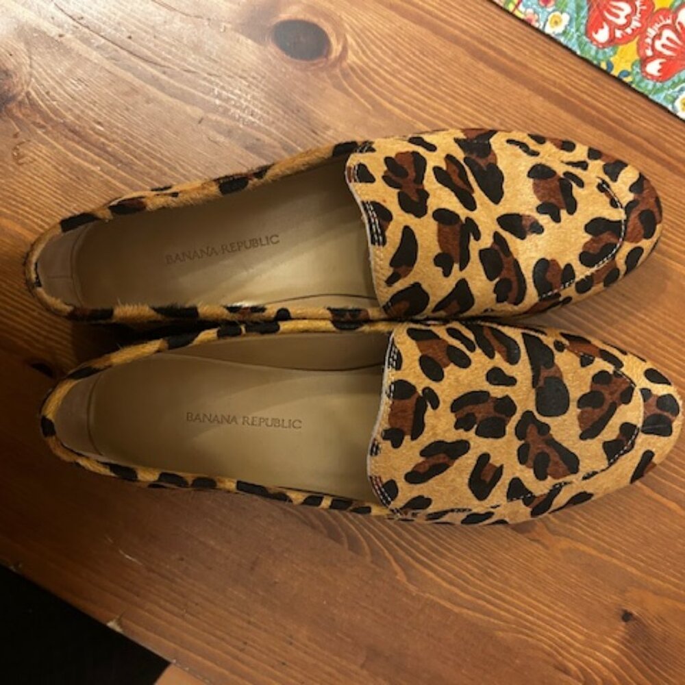 Banana Republic Leopard Print Loafers – Size 6.5